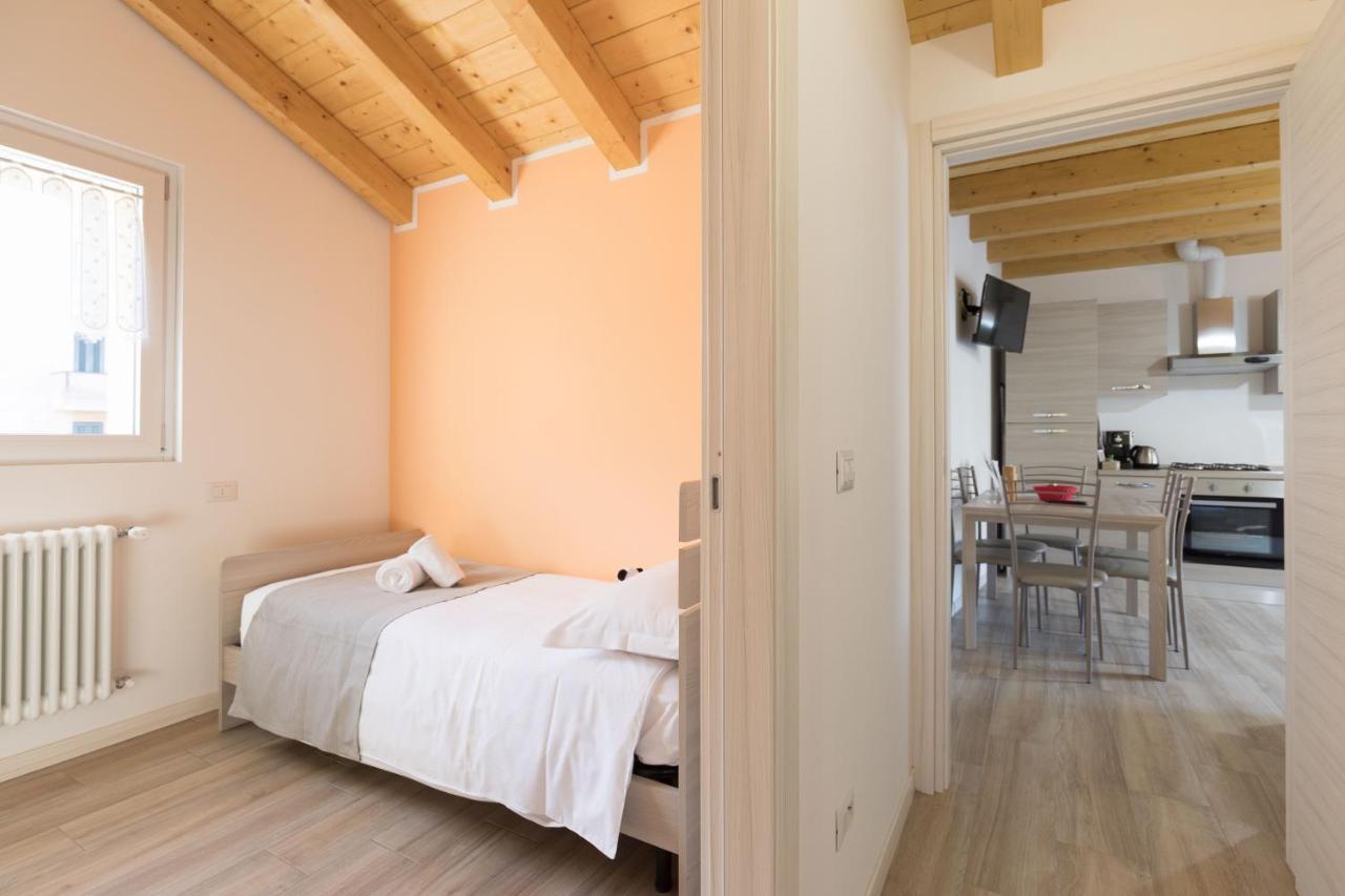 Residenze Lariane Lägenhet Colico Exteriör bild