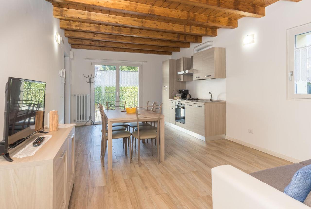 Residenze Lariane Lägenhet Colico Exteriör bild