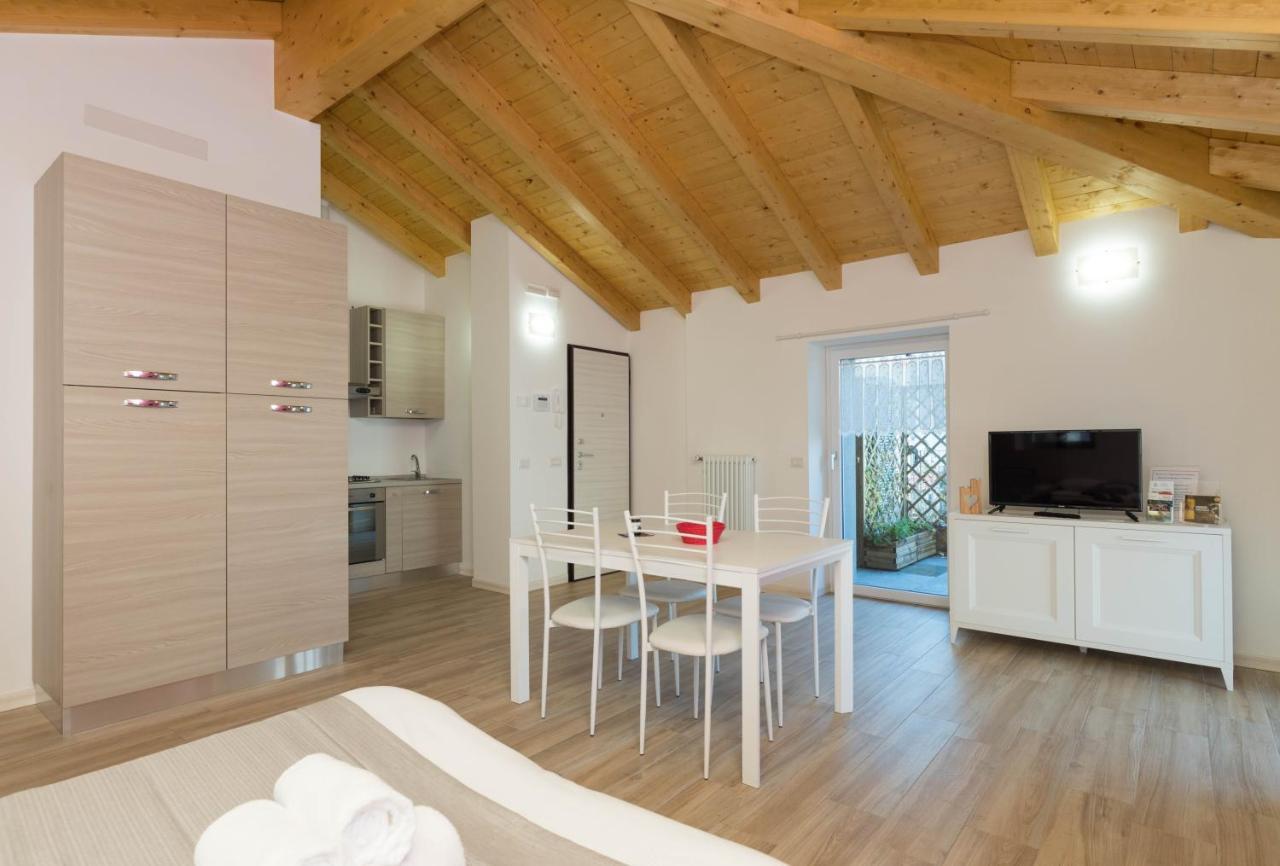 Residenze Lariane Lägenhet Colico Exteriör bild