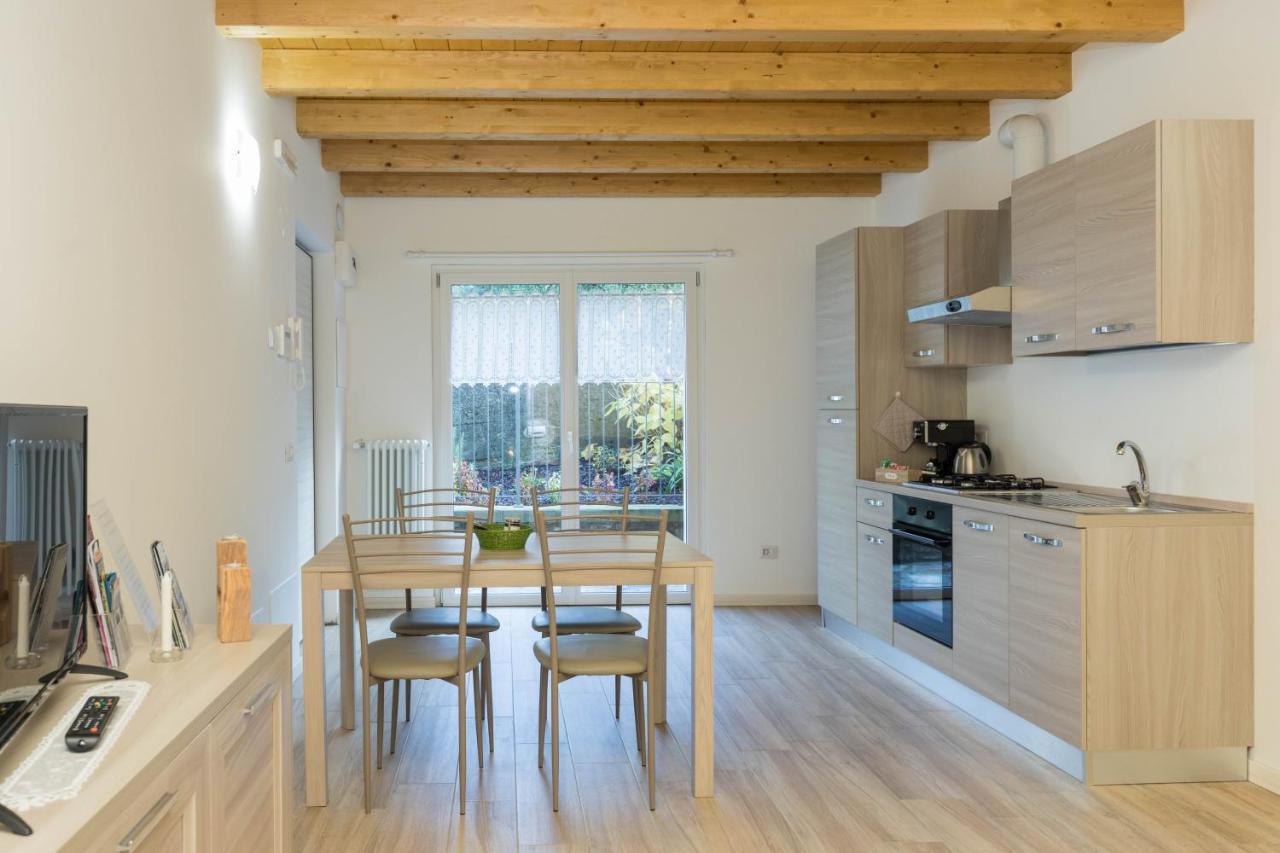 Residenze Lariane Lägenhet Colico Exteriör bild