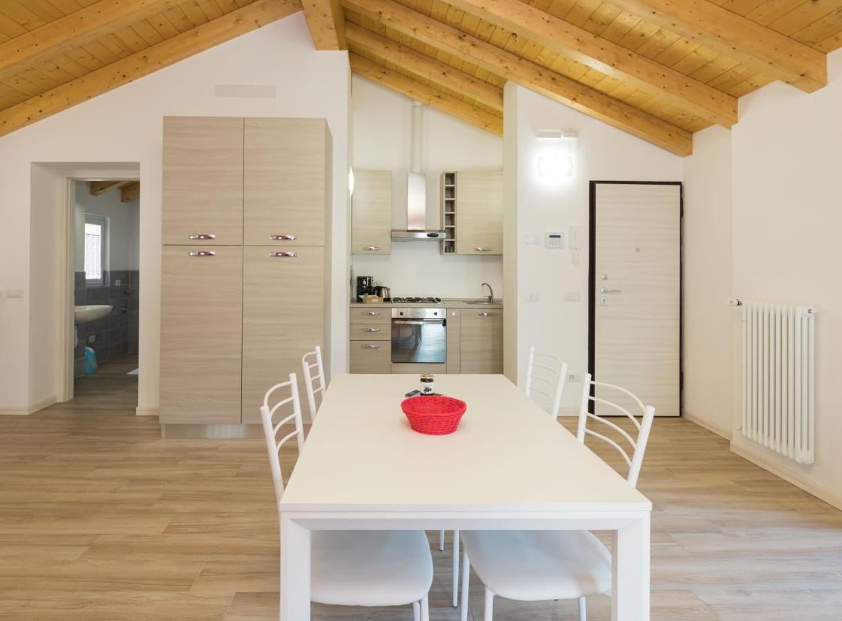 Residenze Lariane Lägenhet Colico Exteriör bild