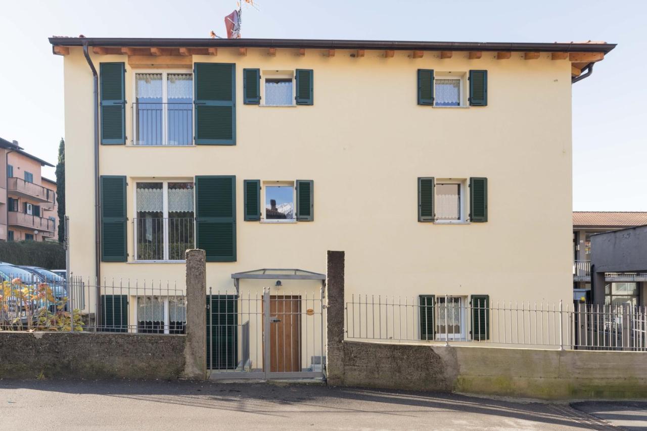 Residenze Lariane Lägenhet Colico Exteriör bild