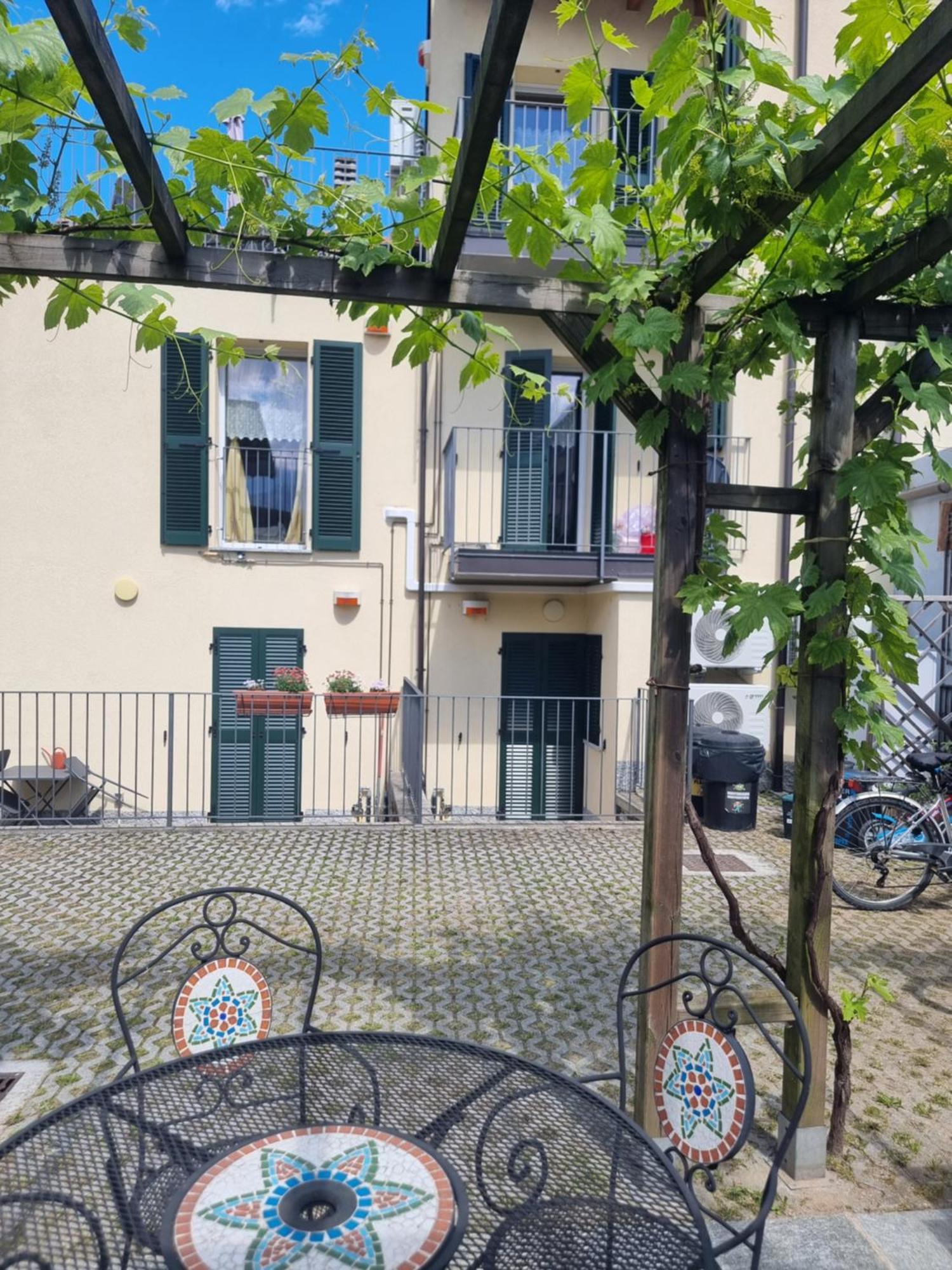 Residenze Lariane Lägenhet Colico Exteriör bild